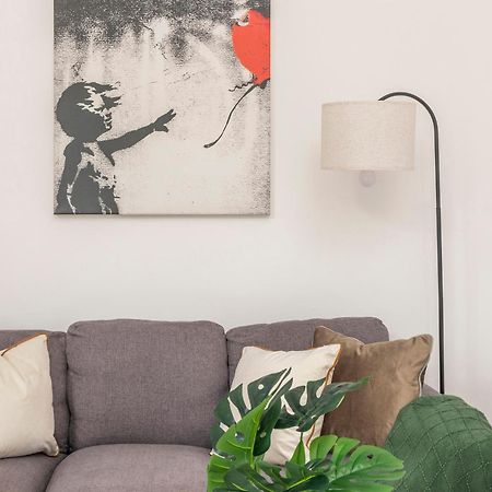 2 Min Walk Earls Court Station - Luxury 2 Bedroom Flat Londres Exterior foto