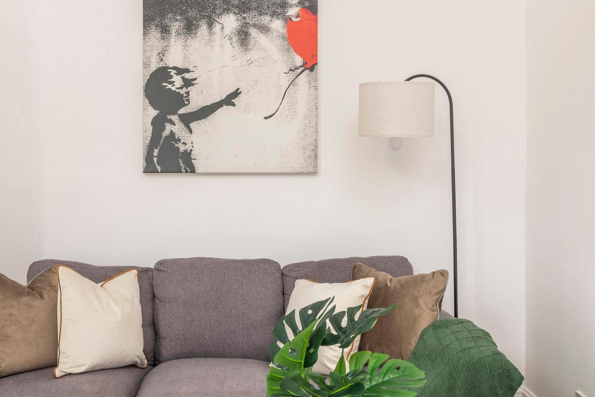 2 Min Walk Earls Court Station - Luxury 2 Bedroom Flat Londres Exterior foto