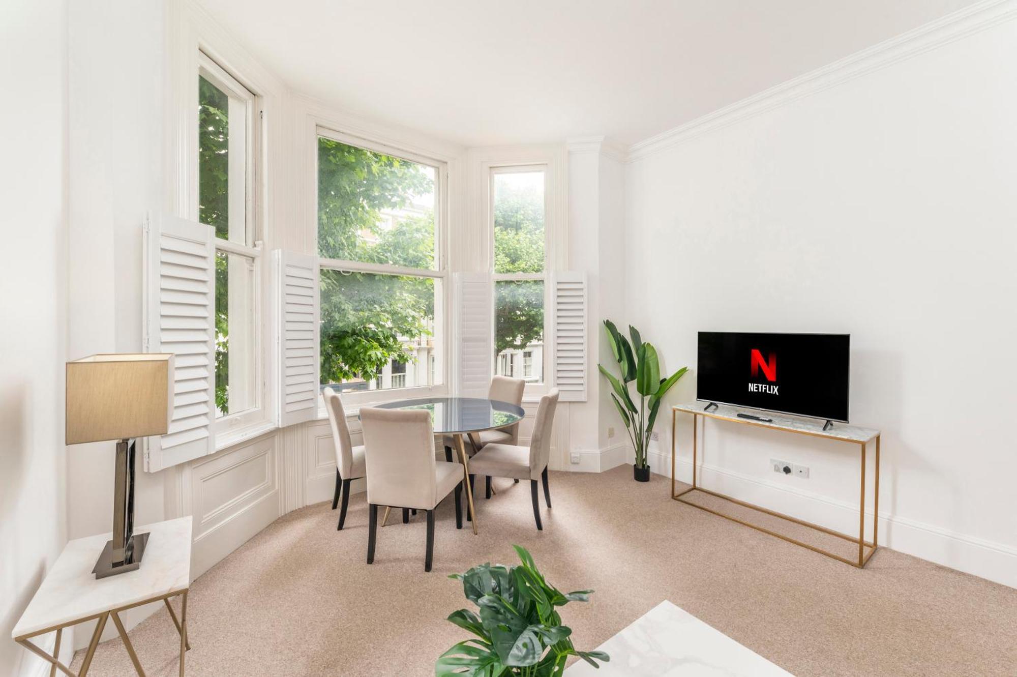 2 Min Walk Earls Court Station - Luxury 2 Bedroom Flat Londres Exterior foto