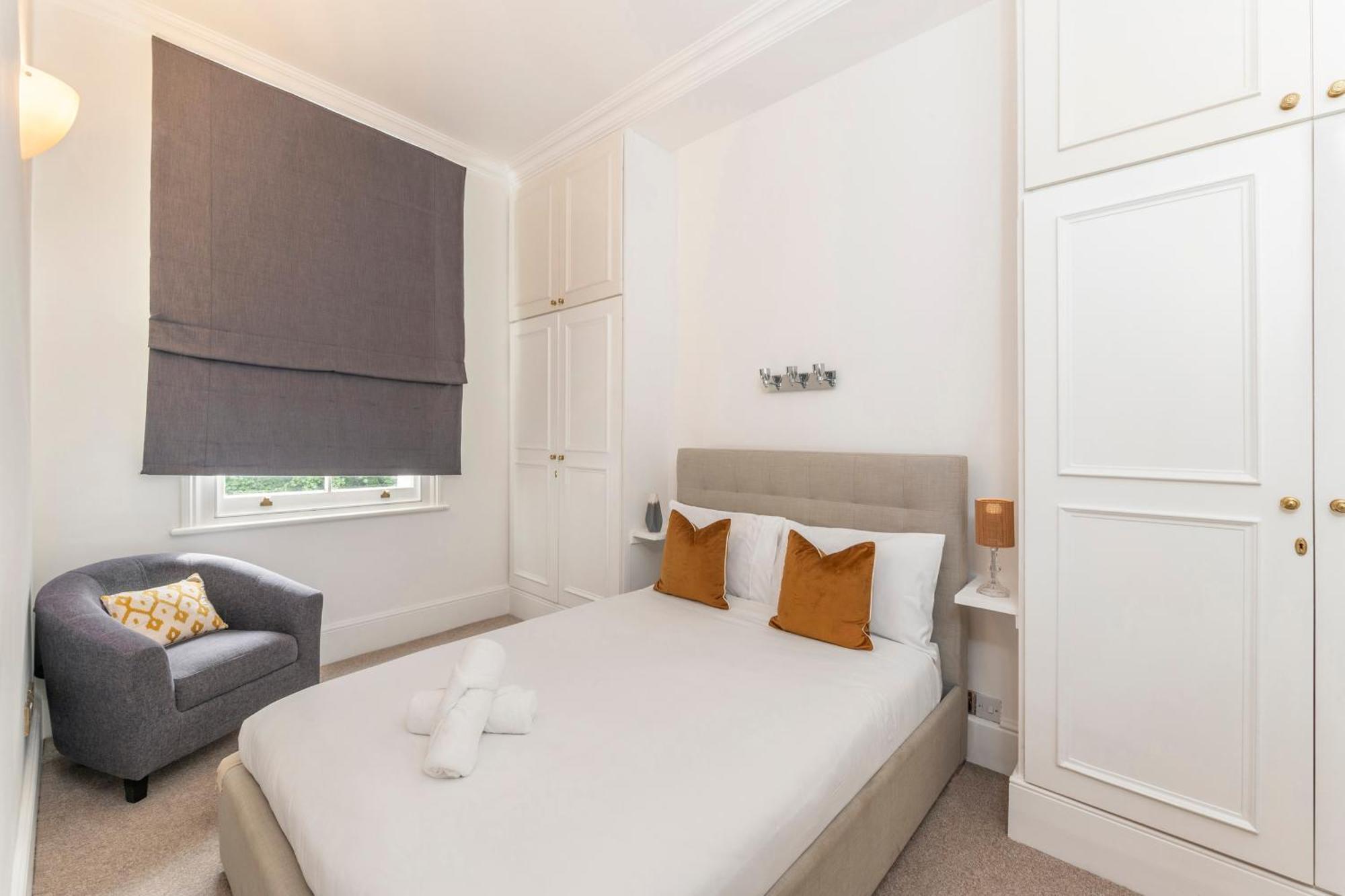 2 Min Walk Earls Court Station - Luxury 2 Bedroom Flat Londres Exterior foto